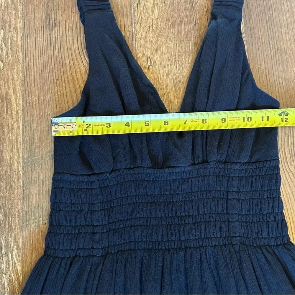 Abercrombie & Fitch color dark
